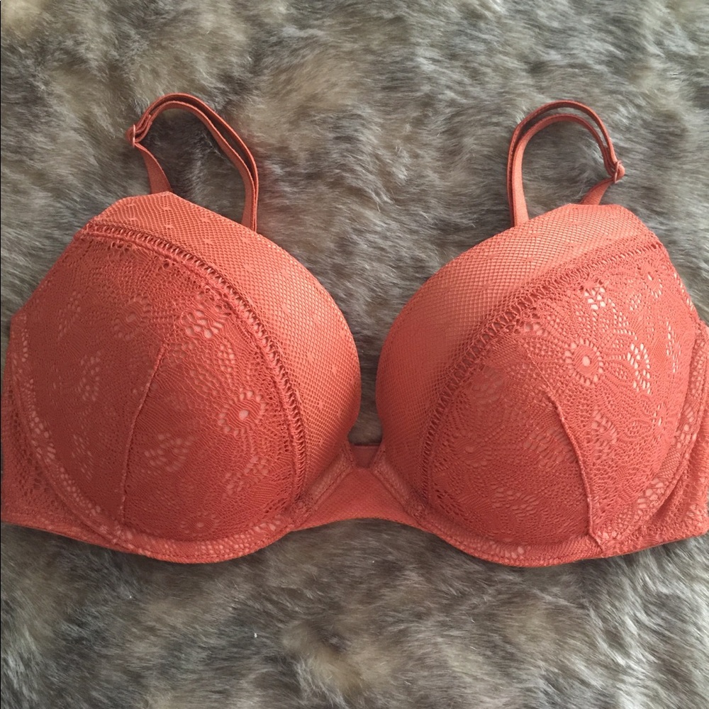 Victoria’s Secret Very Sexy push up